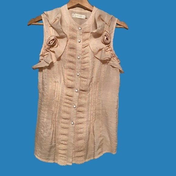 mM Couture  peach colour, ruffled, fitted , buttoned sleeveless blouse - Picture 10 of 14